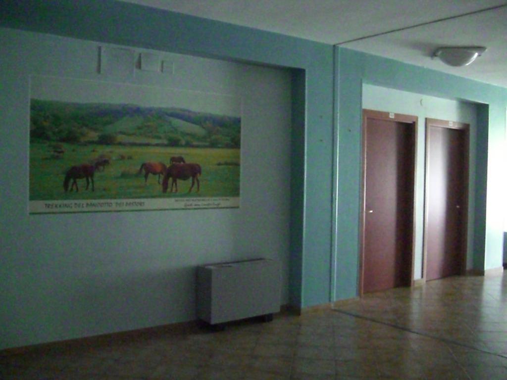 Hotel Menta E Rosmarino Monte SantʼAngelo Habitación foto