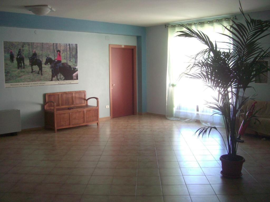 Hotel Menta E Rosmarino Monte SantʼAngelo Habitación foto