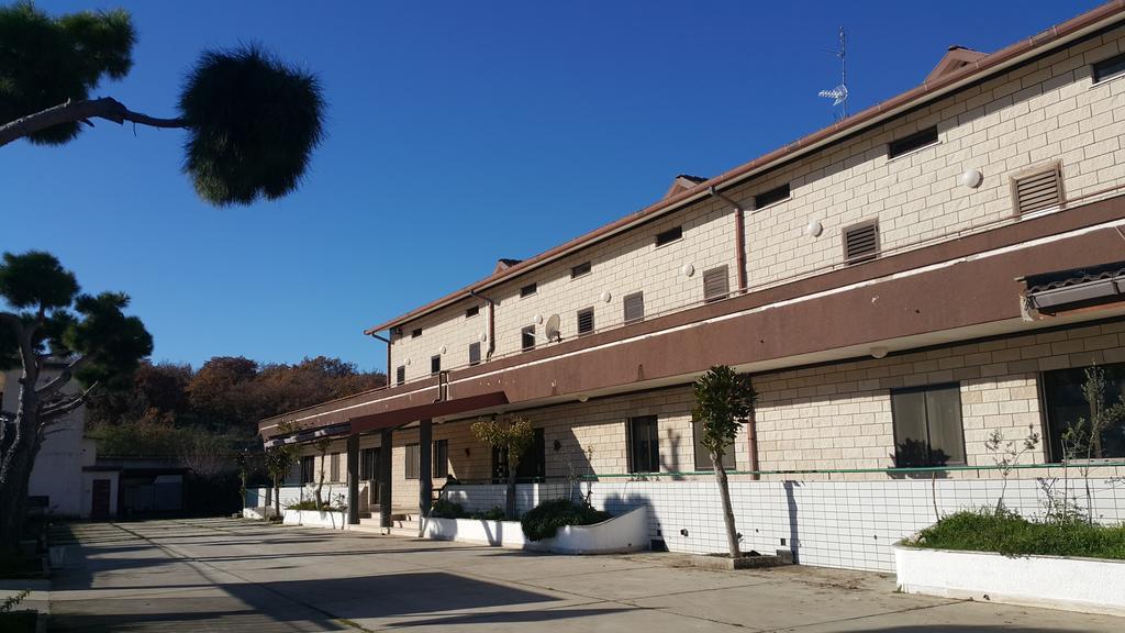 Hotel Menta E Rosmarino Monte SantʼAngelo Exterior foto